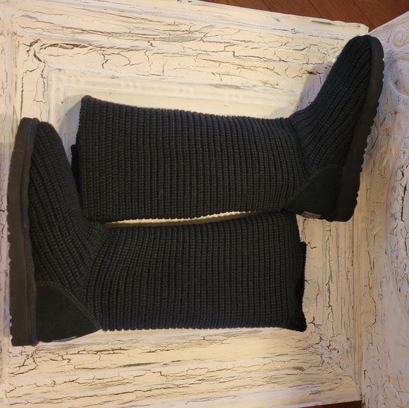 Ugg Classic Cardigan Boot 1159 - Picture 5 of 15